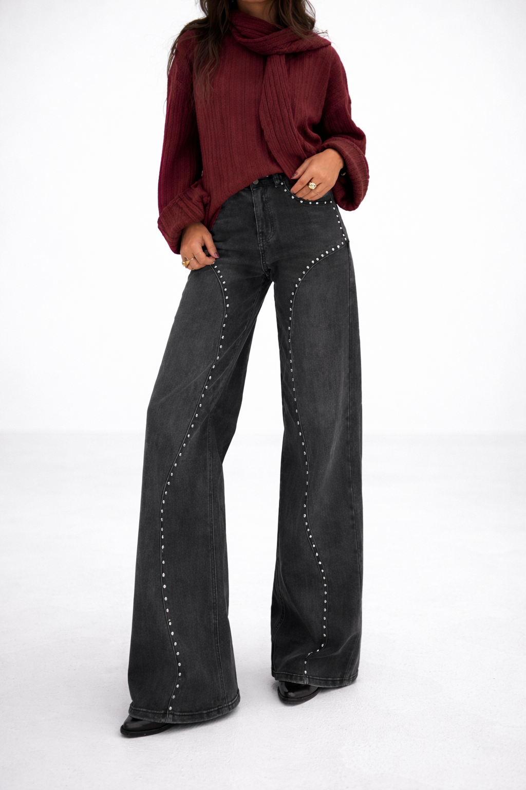 Magnolia | Pantalón vaquero con tachuelas