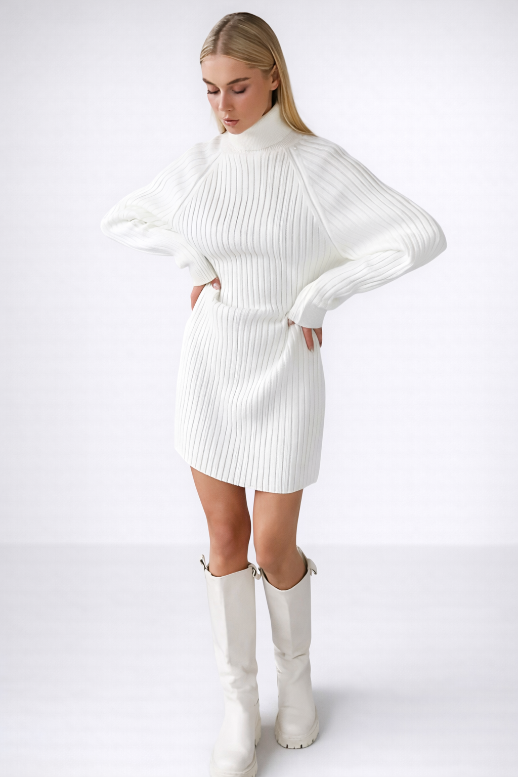 Velvet | Vestido Estilo Jersey con Cuello Alto