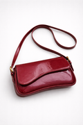 Exclusive | Bolso baguette rojo para mujer compacta con estilo moderno