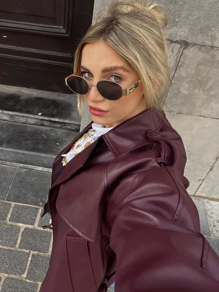 Amira | Chaqueta recta de cuero con cinturón