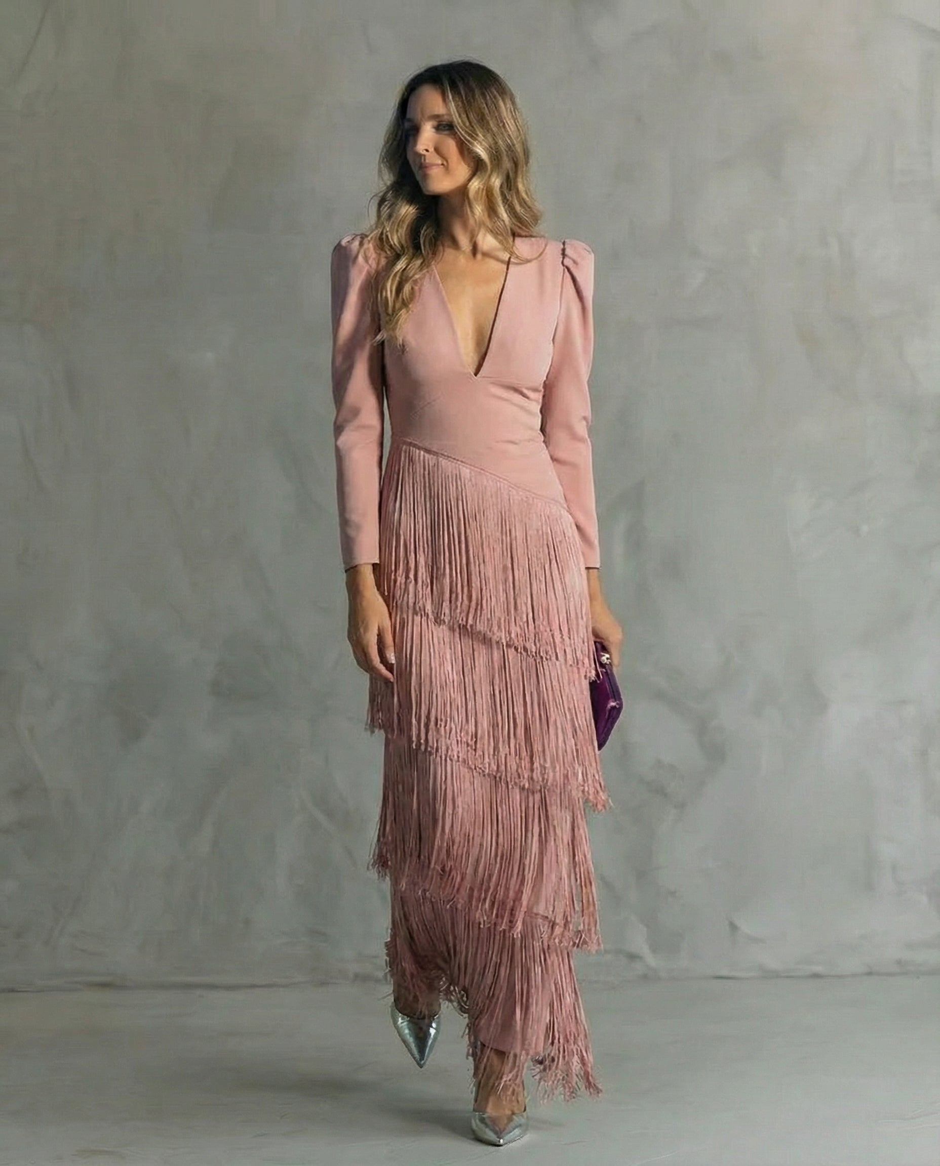 Chiara – Elegante vestido con mangas con flecos