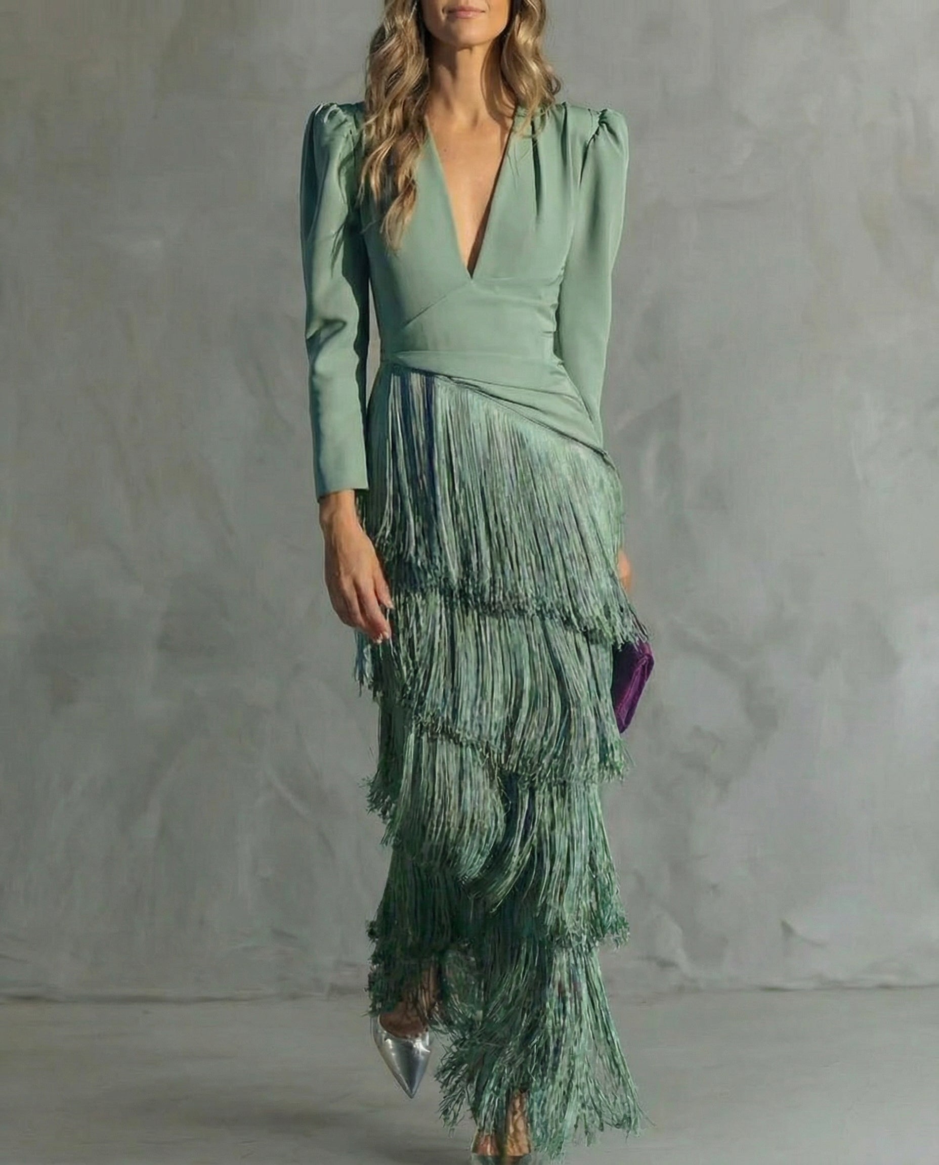 Chiara – Elegante vestido con mangas con flecos